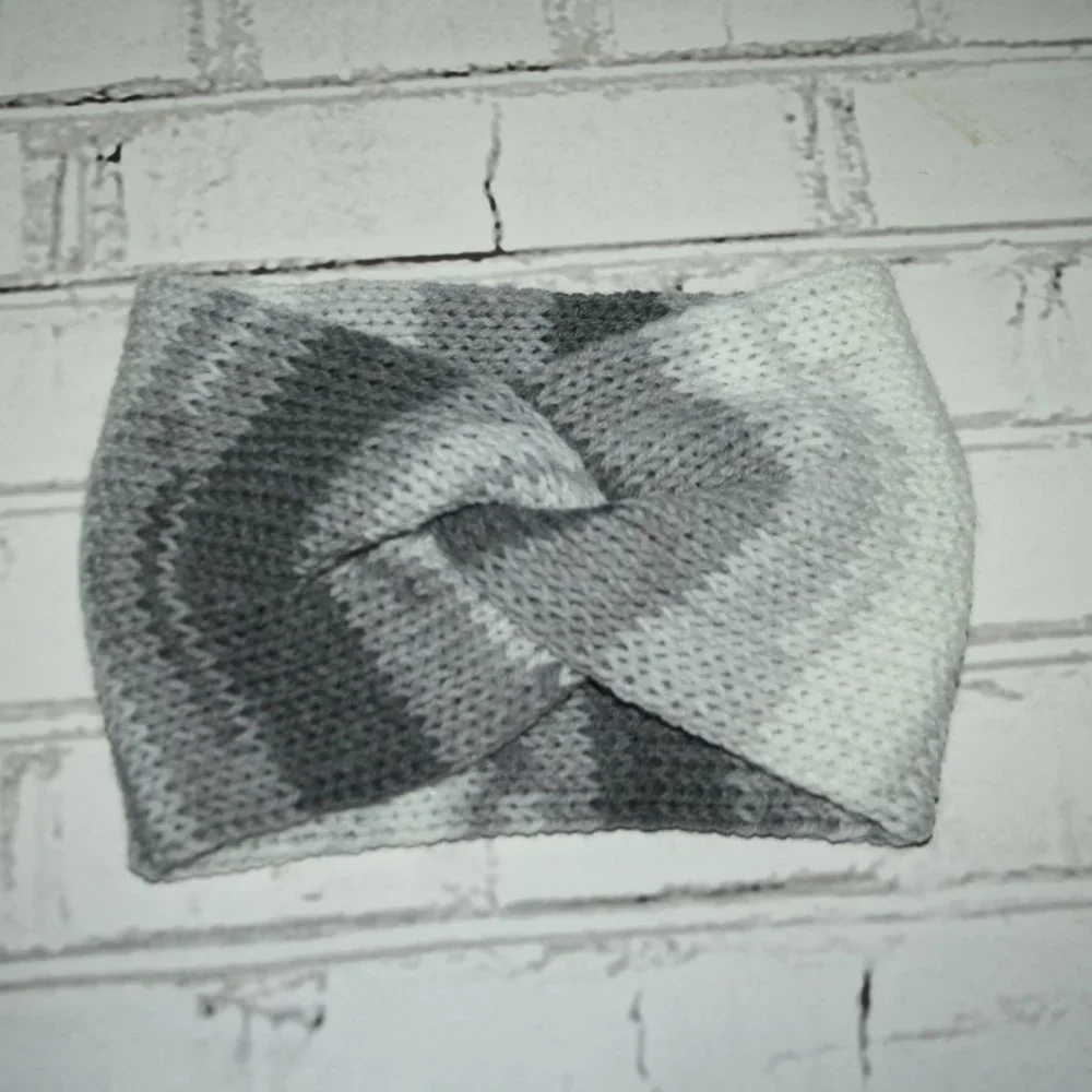 Gray and white striped NWoT handmade Knit headband ear warmer - Picture 5 of 5